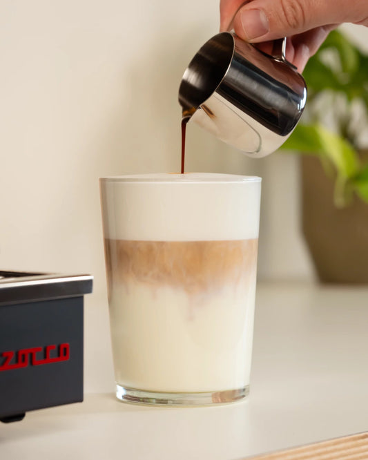 Espresso pitcher for making a latte macchiato