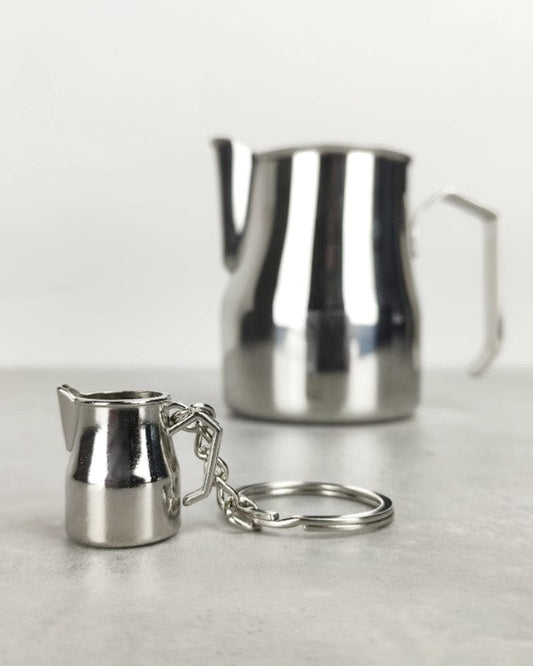 Coffee key ring in the shape of a milk frother