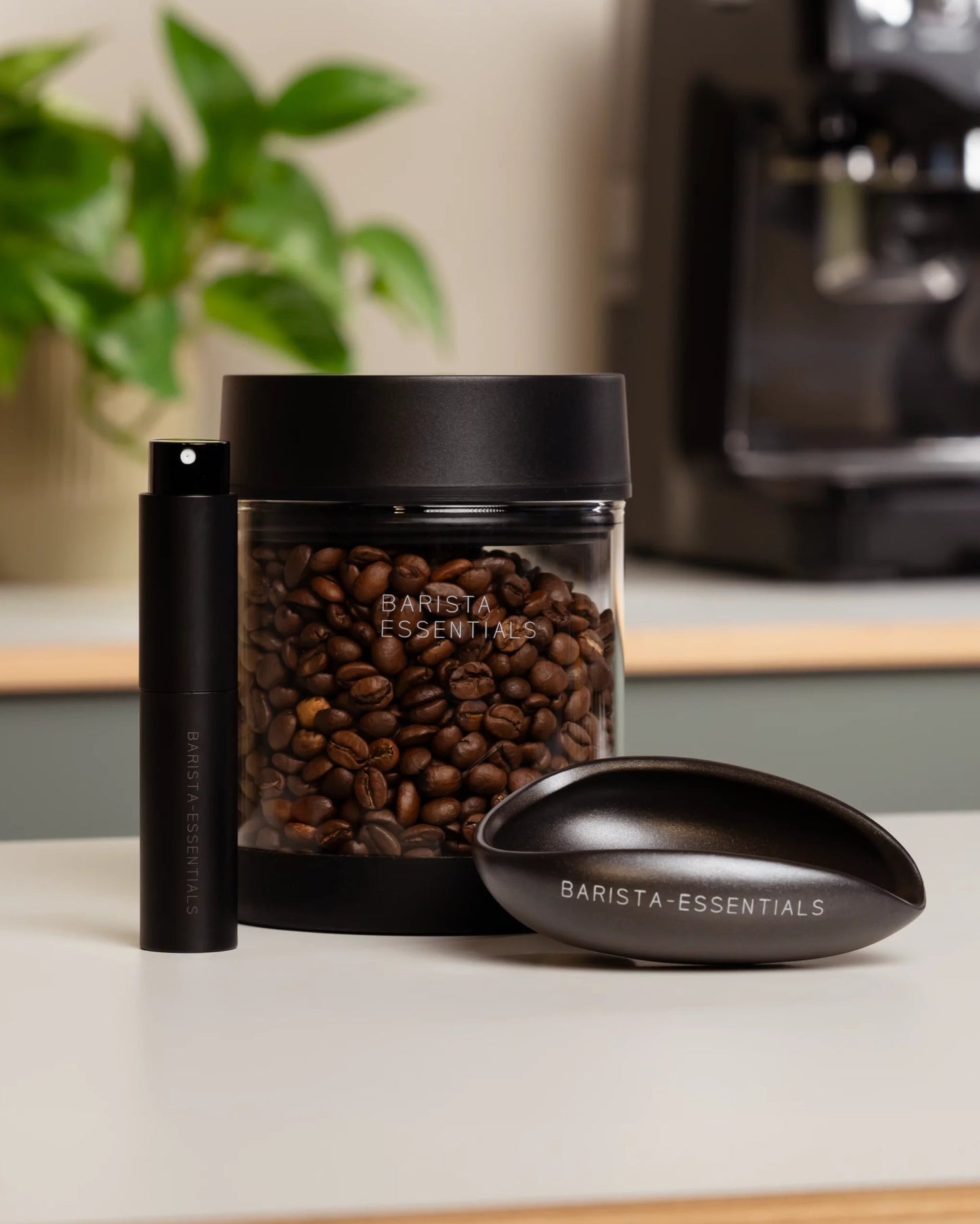 Ultimate Brew cadeauset voor thuisbarista's van Barista Essentials, voor single dosing. Bevat RDT-spray, dosing tray en vacuum bewaarbus voor koffiebonen